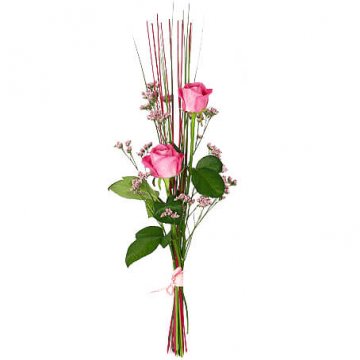 Enkel bukett med två rosor i nivå +dekorationspinnar och småblommigt. Beställ hos Florister i Sverige!
